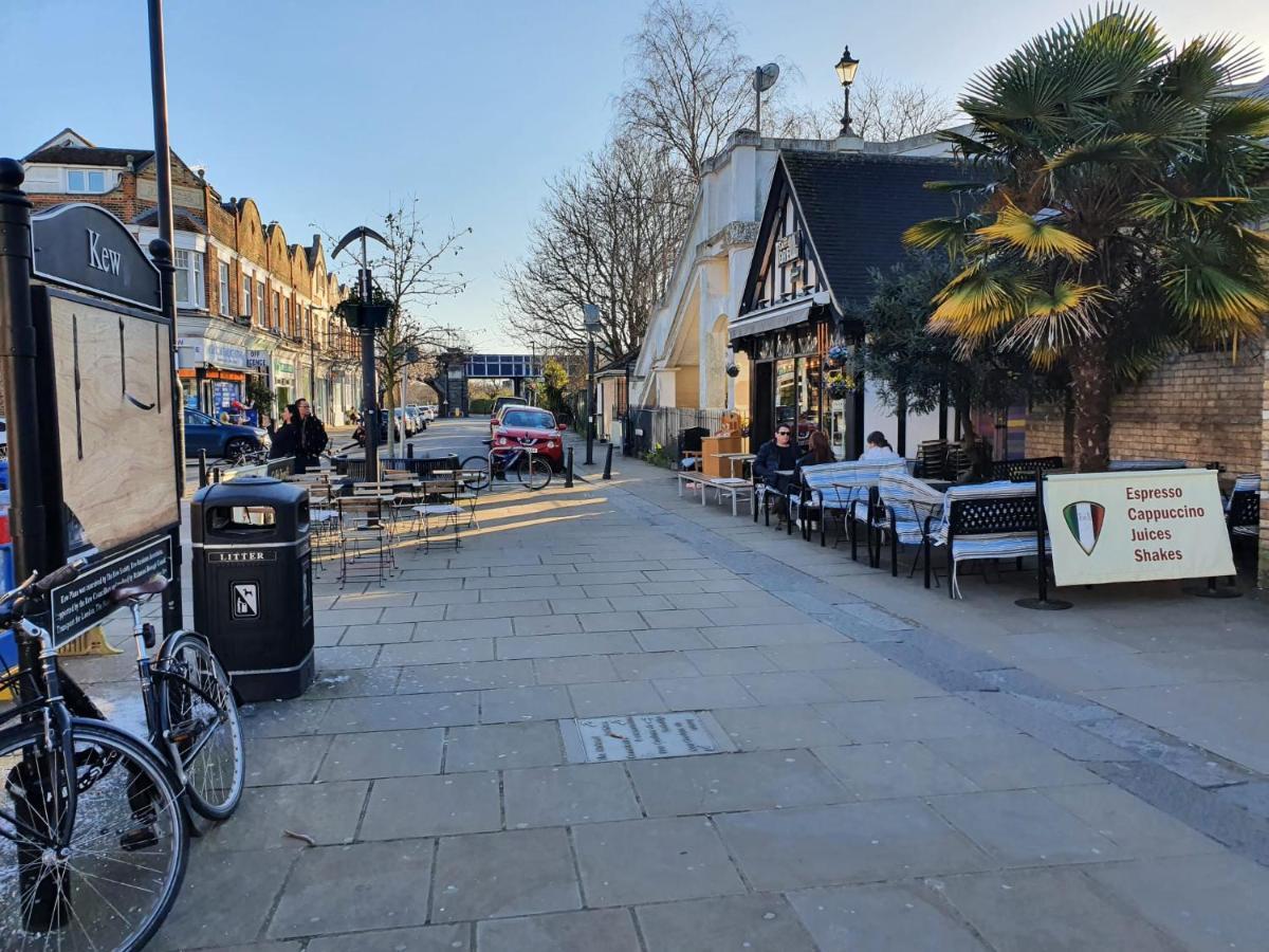 Kew Gardens - Private Double Room Richmond London - Homestay Eksteriør billede